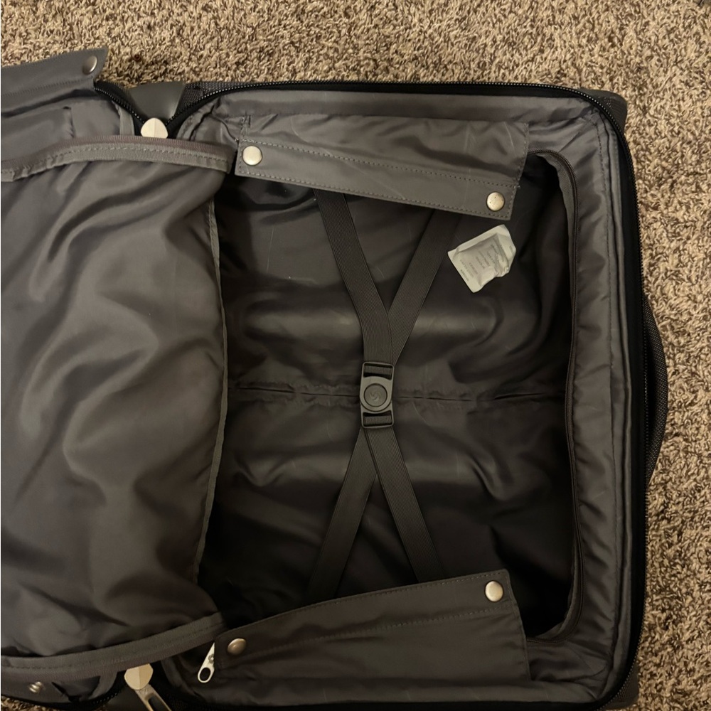 SAMSONITE Computer Work Travel Suitcase - Picture 14 of 16